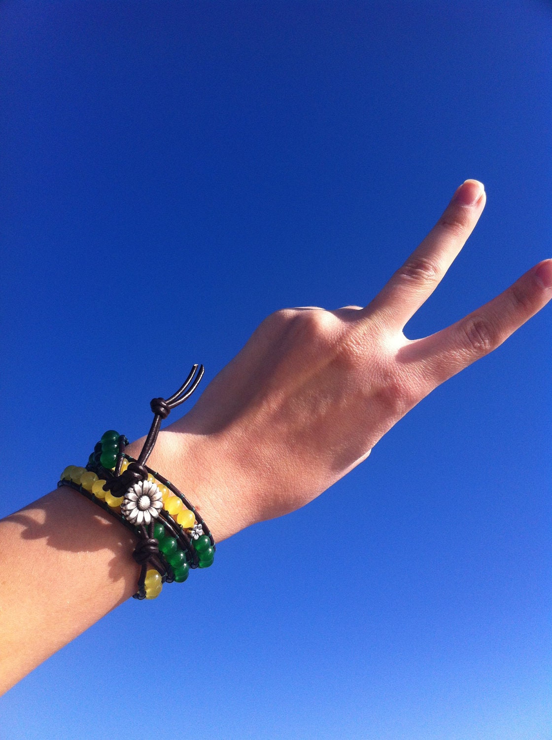 Stunning Handmade 6mm Green Yellow Jade Gemstone Beads Daisy Flower Button Leather Cord Wrap Bracelet
