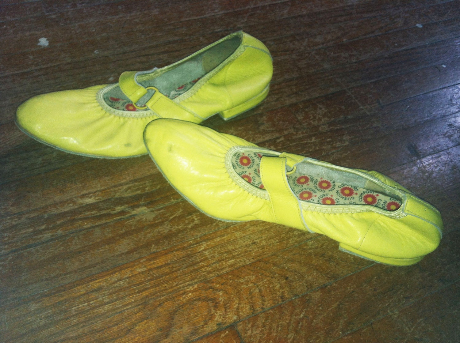 Vintage yellow square dancing shoes. Size 7.5 to 8