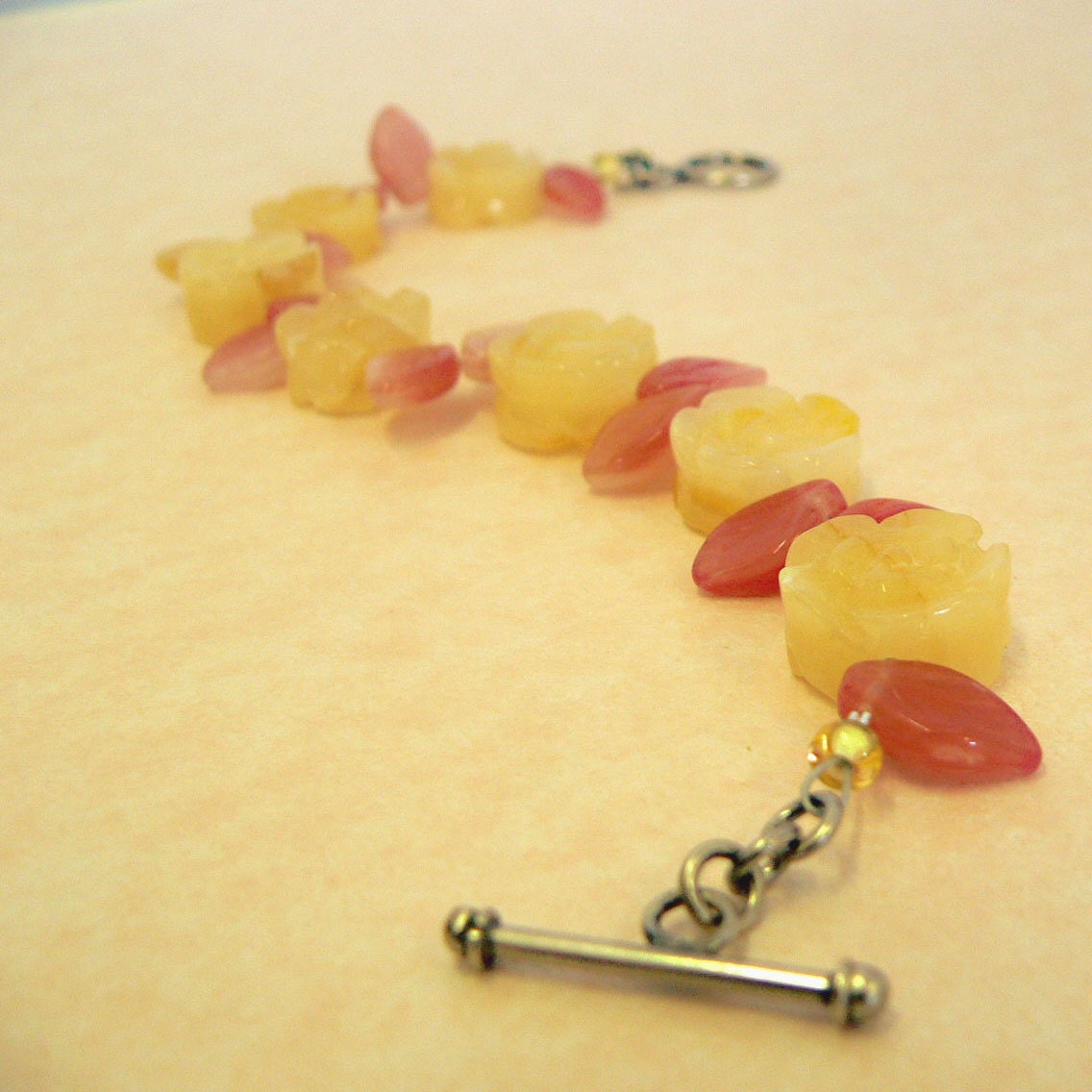 Bracelet Carved "Yellow Jade" and  Czech Glass "Rose Garden" (no. 758)