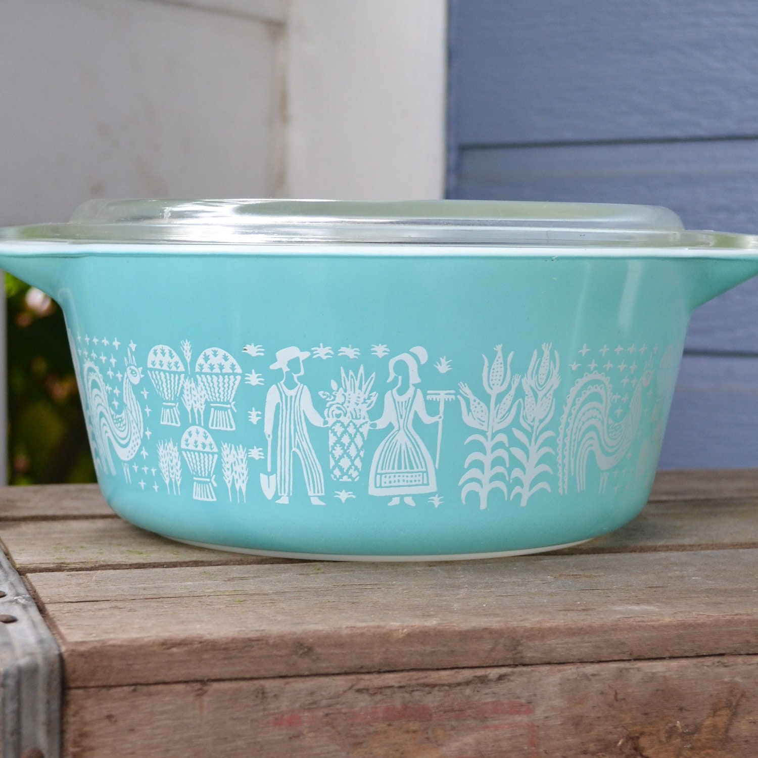 Pyrex Butterprint 2.5 quart Casserole with Lid
