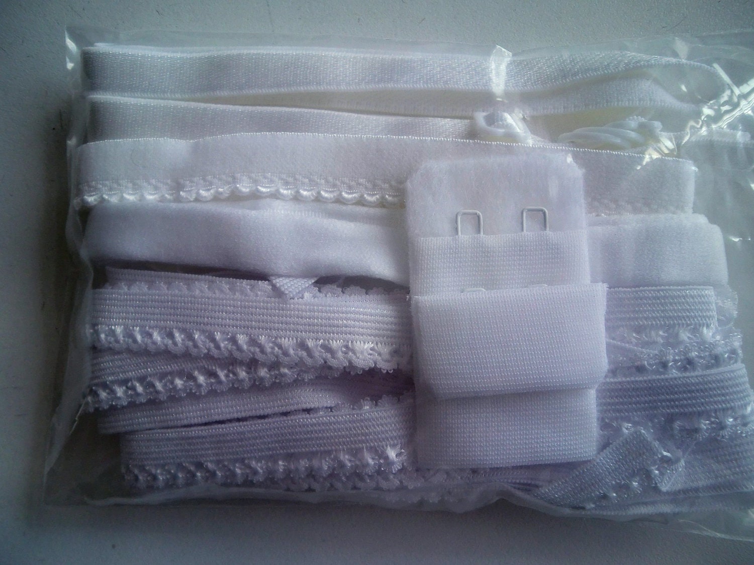Notions for 1 BRA and BRIEF in WHITE by Merckweardigh