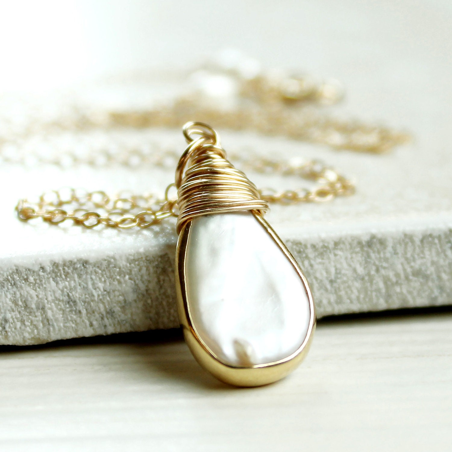 Pearl Necklace - Gold Filled, Teardrop Necklace, Delicate Jewelrry, Wire Jewellery, Handmade, Pearl Jewlery