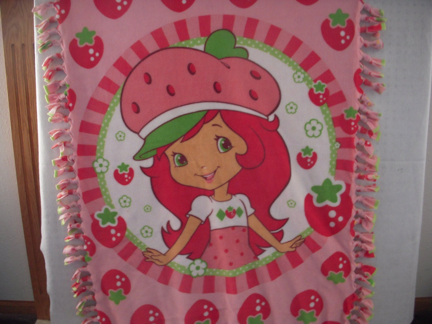Strawberry Shortcake NoSew Fleece Blanket by micmo on Etsy