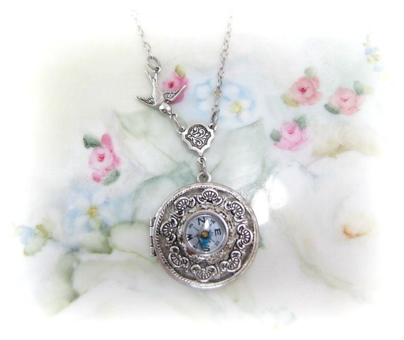 Vintage Silver Locket Necklace Silver Compass  Never Lost  Jewelry