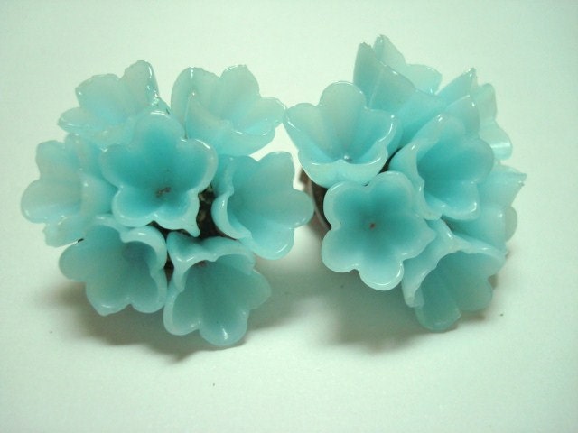 Vintage Clip On Blue Flower Earrings