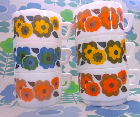 6 Arcopal 1970s Flowery  Expresso Cups