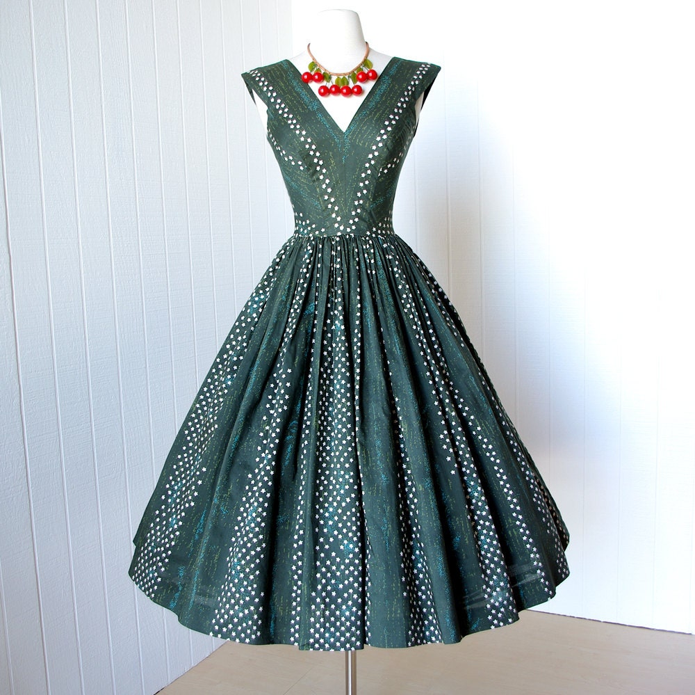 vintage 1950's dress ...fabulous ANNE FOGARTY polished cotton stars & stardust novelty print full skirt pin-up party dress