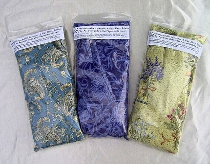 Lavender Flax Seed Neck Wrap - Brick Red and White Paisley - Hot or Cold Pillow