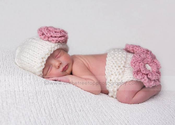 Newborn and Baby Diaper Cover and Hat SET, Off White/ Ivory Diaper Cover and Hat with Pink Handmade Crocheted Flowers, Photography Prop