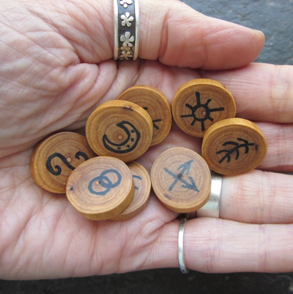 Pocket Sized, Natural - Ivy - Wood "Witch's Runes" for Easy Divination.