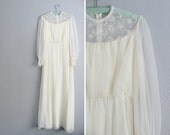 vintage cream long sleeve wedding dress / SHEER sleeves, embroidered FLOWERS, PEARLY trim. size s.