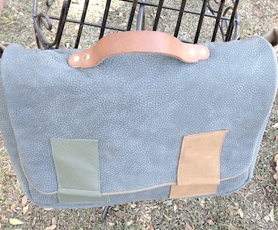 Unisex Messenger Bag/Brief Case in Gray Pebbled Leather w/Handle and adjustable strap
