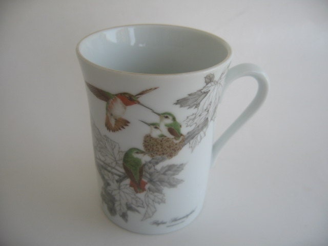 Tea Coffee Mug White Porcelain with Hummingbirds made by Otagiri Japan