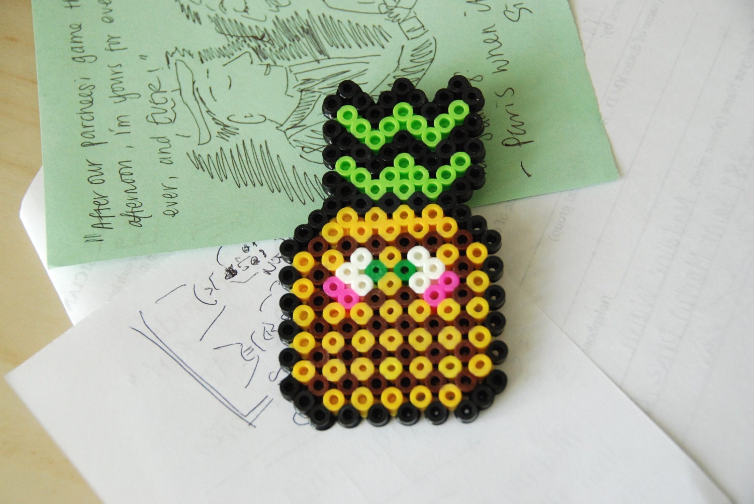 Shy Pineapple - Hama Pin