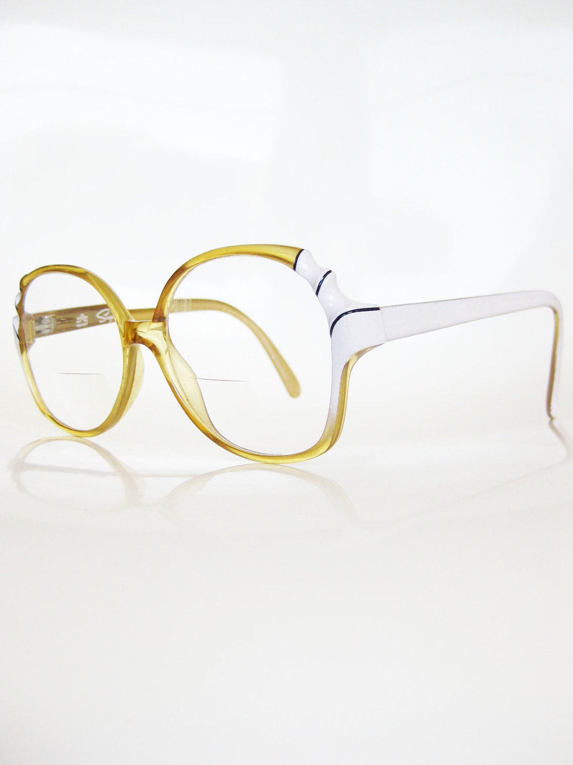 Vintage 1960s SAPHIRA Sexy Skeleton 60s Sixties INDIE White YELLOW Hipster Mod Mid Century Modern