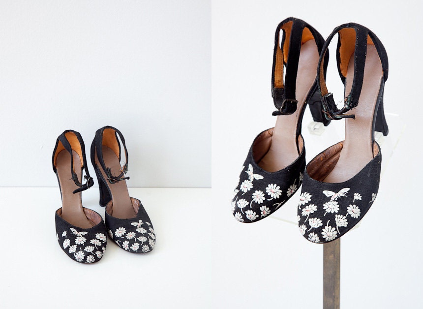 vintage shoes / vintage 1950s heels / vintage 1950s shoes