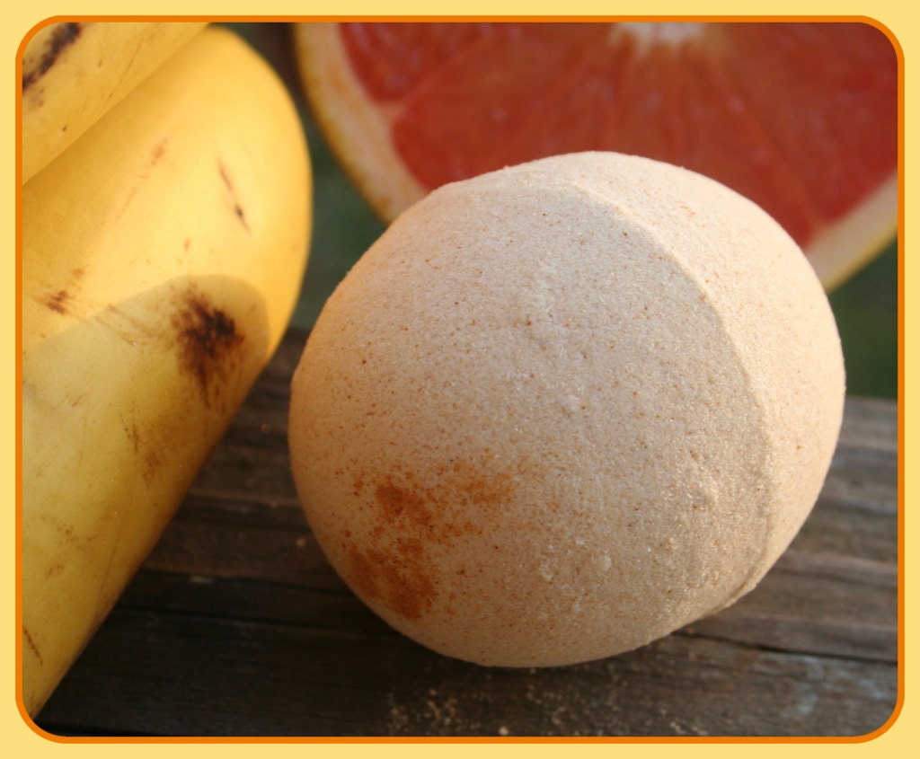 Organic Banana Grapefruit Bath Bomb Fizzy - Great gift for Kids - Earth friendly natural Bubble Gum scent
