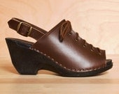 Vintage 90s Italian leather platforms size 6 6.5 / peep toe platform clogs / sandals 6 / platforms 6 - 6.5