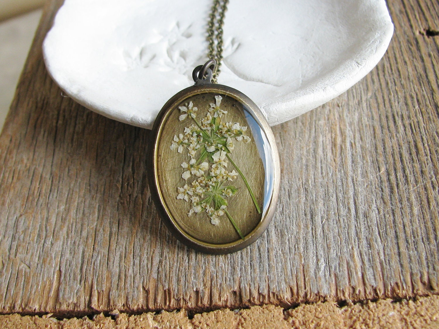 Queen Anne's Lace Necklace Pressed Wildflower Botanical Jewelry Resin Pendant Garden Fashion Bridal Gift