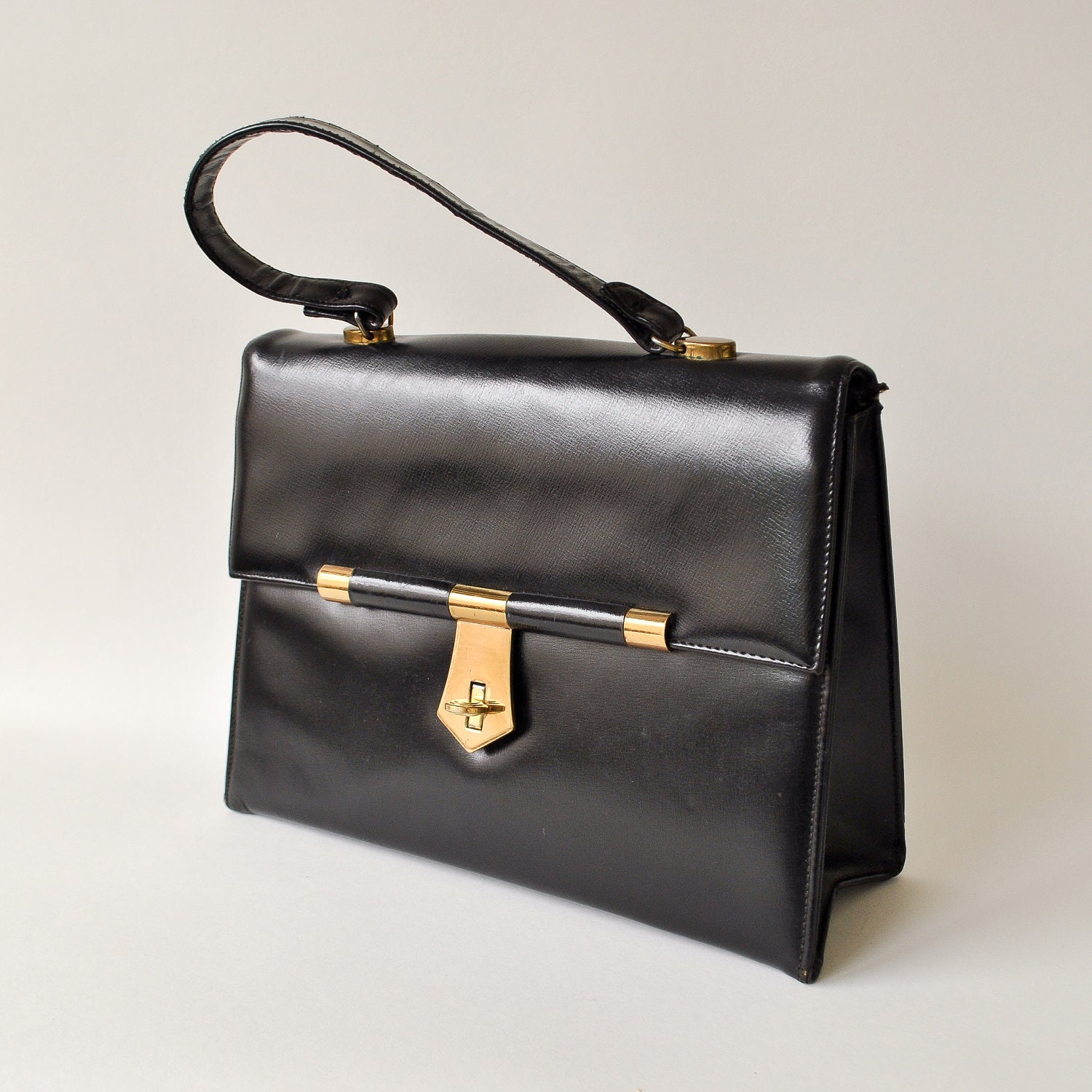 vintage handbag / 60s purse / black bag / mod / vinyl purse / large handbag / black and gold