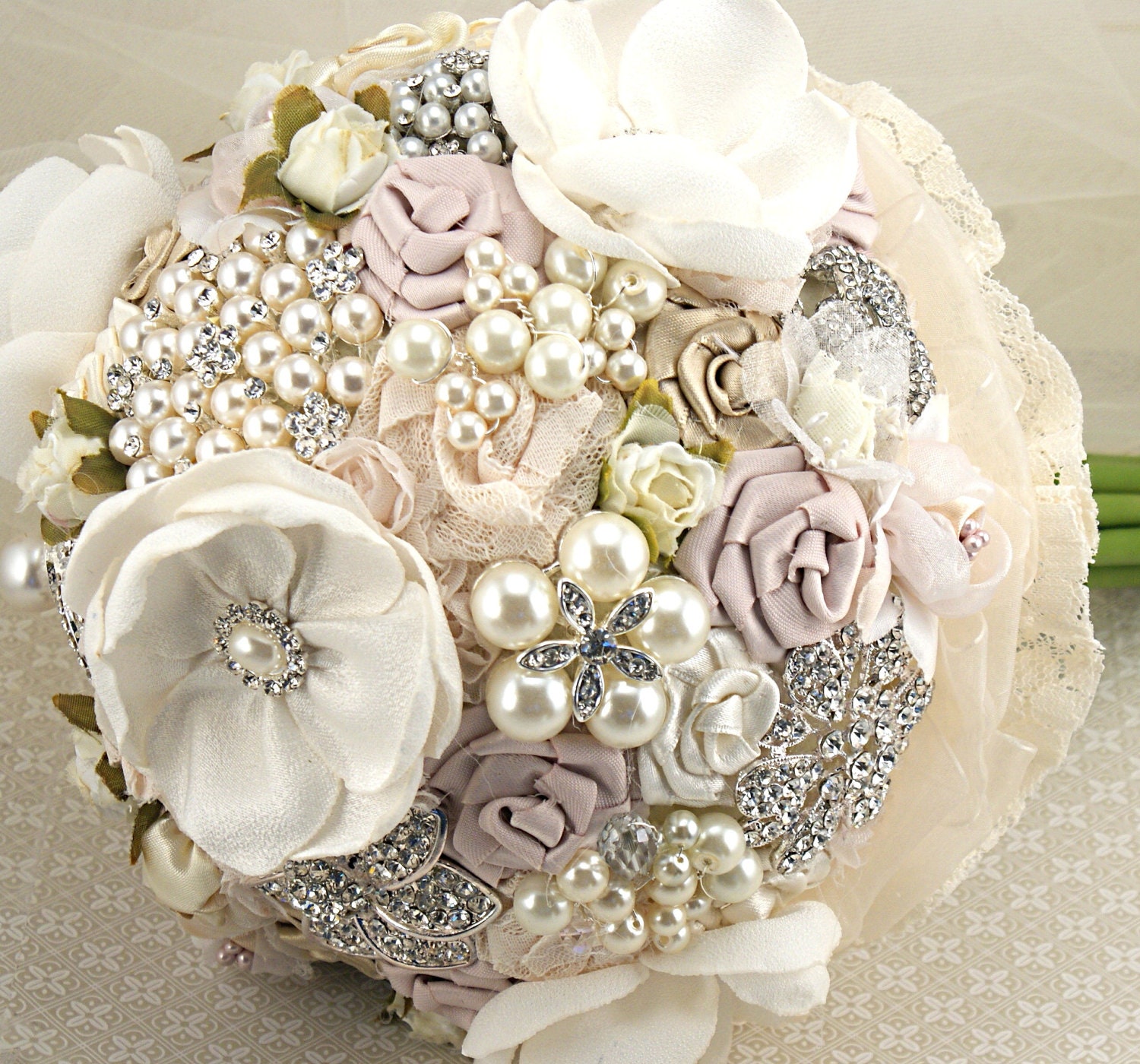 Brooch Bouquet Bridal Bouquet Vintage-Inspired in Ivory, Blush Pink, Cream and Champagne