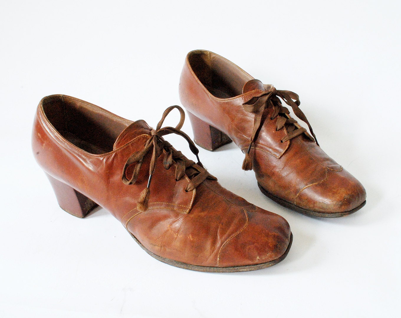 Vintage 1940s WW II Oxford Heels Size 8.5 Brown Leather