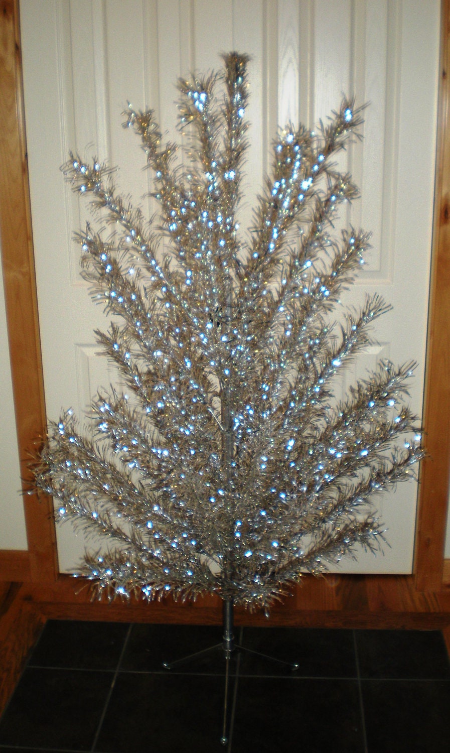 aluminum tree 1960 s vintage aluminum by myheirloomcharms aluminum tree 1960 s vintage aluminum by myheirloomcharms