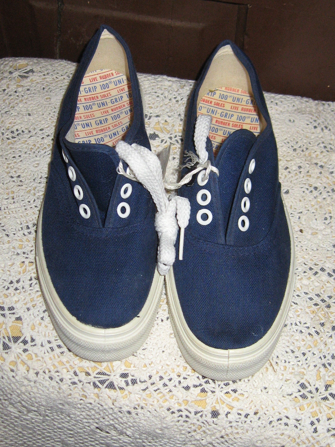 Vintage 1950-1960 NAVY CANVAS ladies tennis shoes SNEAKERS sz 5 new w tag