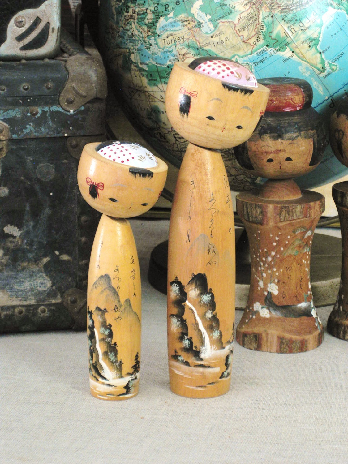 wooden japanese kokeshi dolls