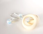 cream and opalescent resin earrings - retro vintage lucite