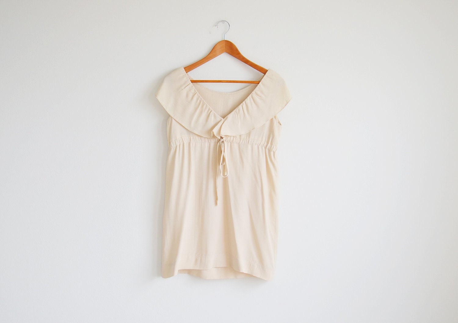 Vintage beige ruffle collar mini dress.