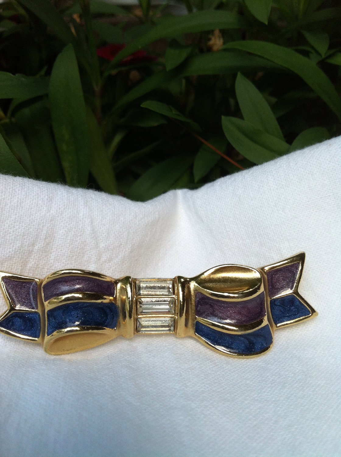 Trifari Signed Bow Brooch