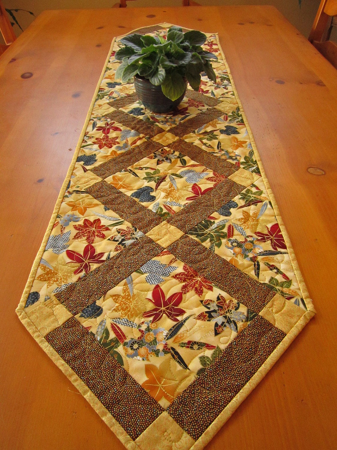 quilted-table-runner-maple-leaves-fall-table-by-patchworkmountain