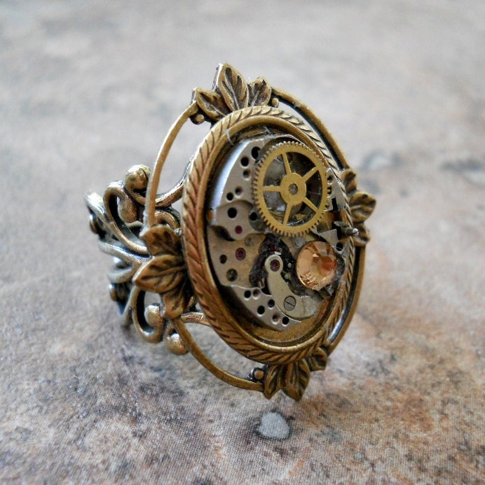 Victoriana Steampunk Ring in Brass EXCLUSIVE DESIGN - EnchantedLockets