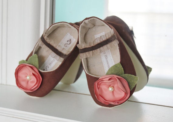 Toddler/Big Girl Shoes Soft Soled Shoes Wedding Shoes Flower Girl Shoes Brown Shoes Cream Shoes Summer Shoes -Vintage Inspired Chocolate