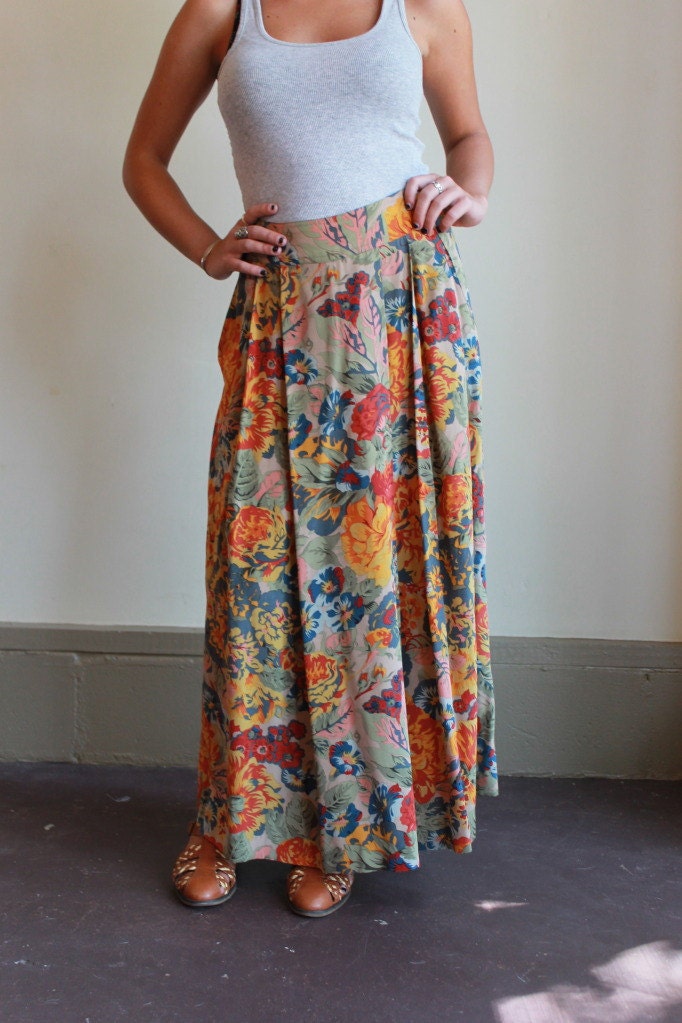 Silk Maxi Skirt / Floral Print Maxi Skirt / Vintage 90s / Small or Medium