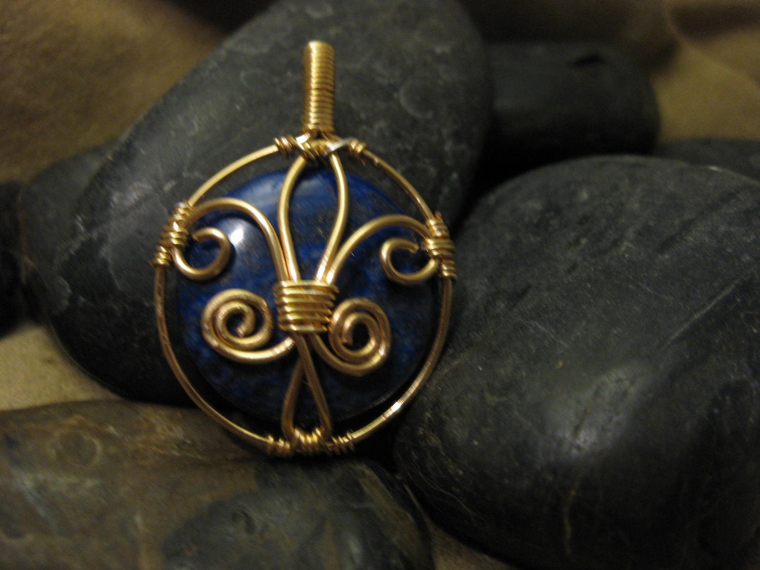 Fleur de Lis pendant with Lapis Lazuli