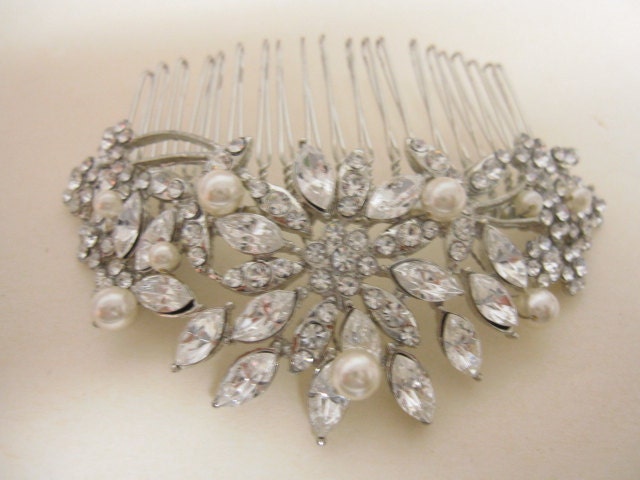 Vintage Inspired Pearls bridal hair comb, Swarovski pearl hair comb, wedding hair comb, bridal hair accessories, wedding hair accessories