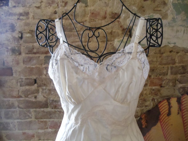 Vintage Slip Full Size 34 Shadow Line Best One Yet  Off White Lacey Lingerie