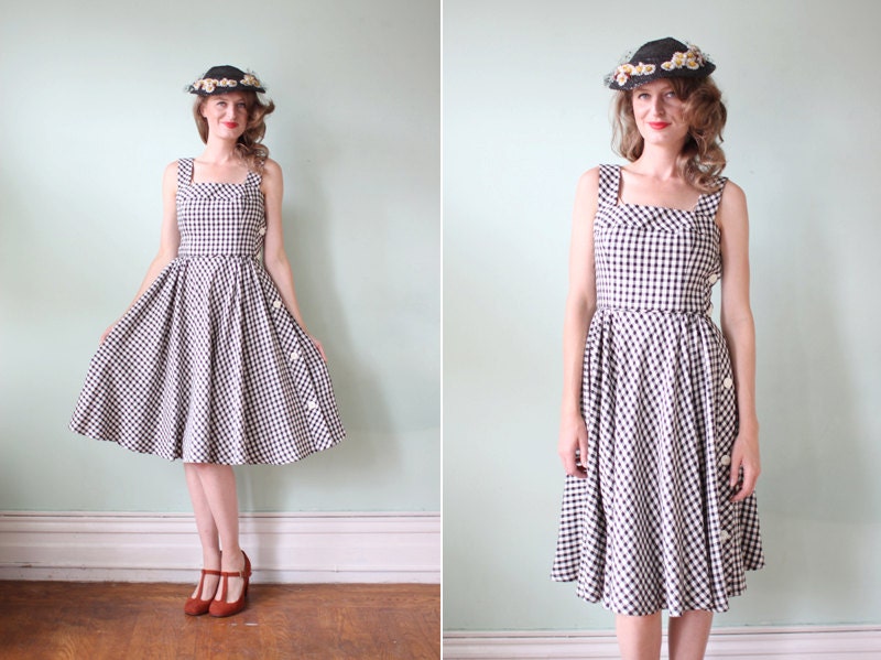 vintage 1950's-style black & white gingham full skirted dress / size xs - s
