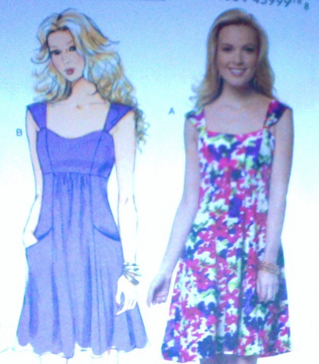 BRAND NEW UNCUT Adorable Dress Triangle Shoulders Teen dress Empire waist dress homecoming dress pattern dress with Pockets Butterick 5639