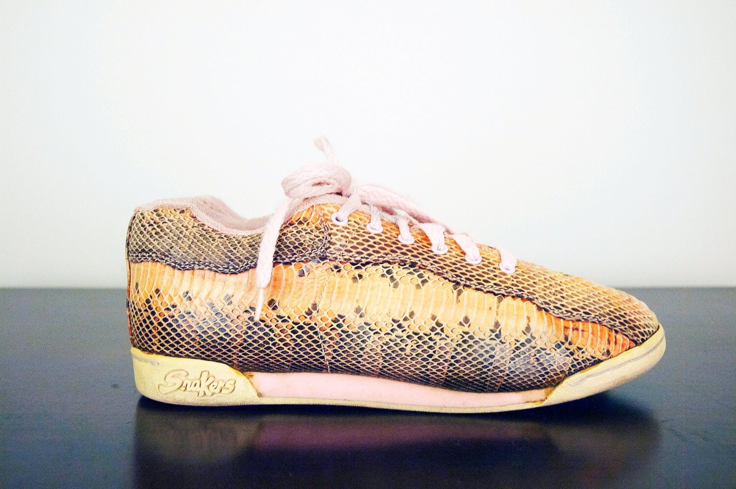 nike snakeskin tennis shoes