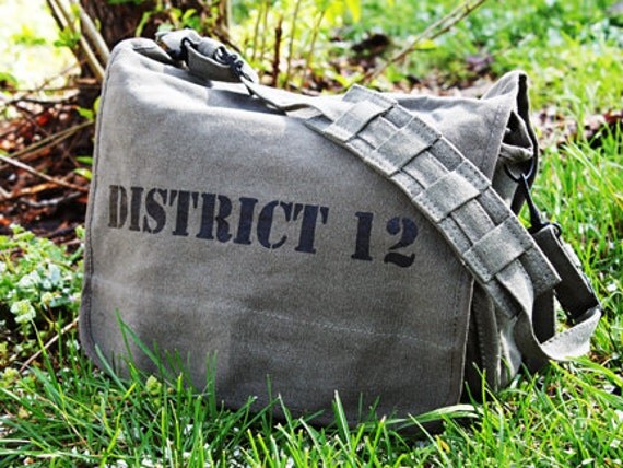 DISTRICT 12 - Military Messenger Bag