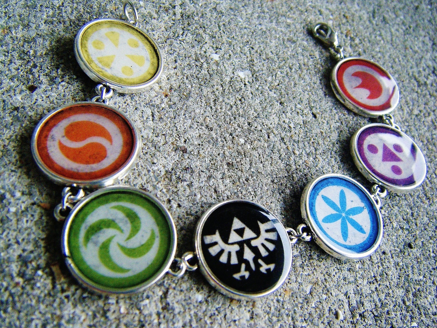 Zelda Six medallions triforce bracelet