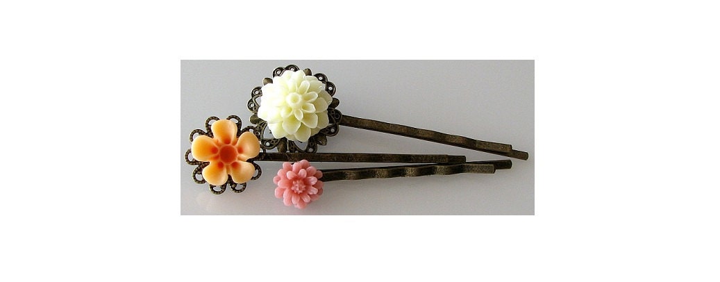 flower bobby pins, flower hair pins, flower hair accessories, bobby pin set white chrysanthemum daisy forget me not