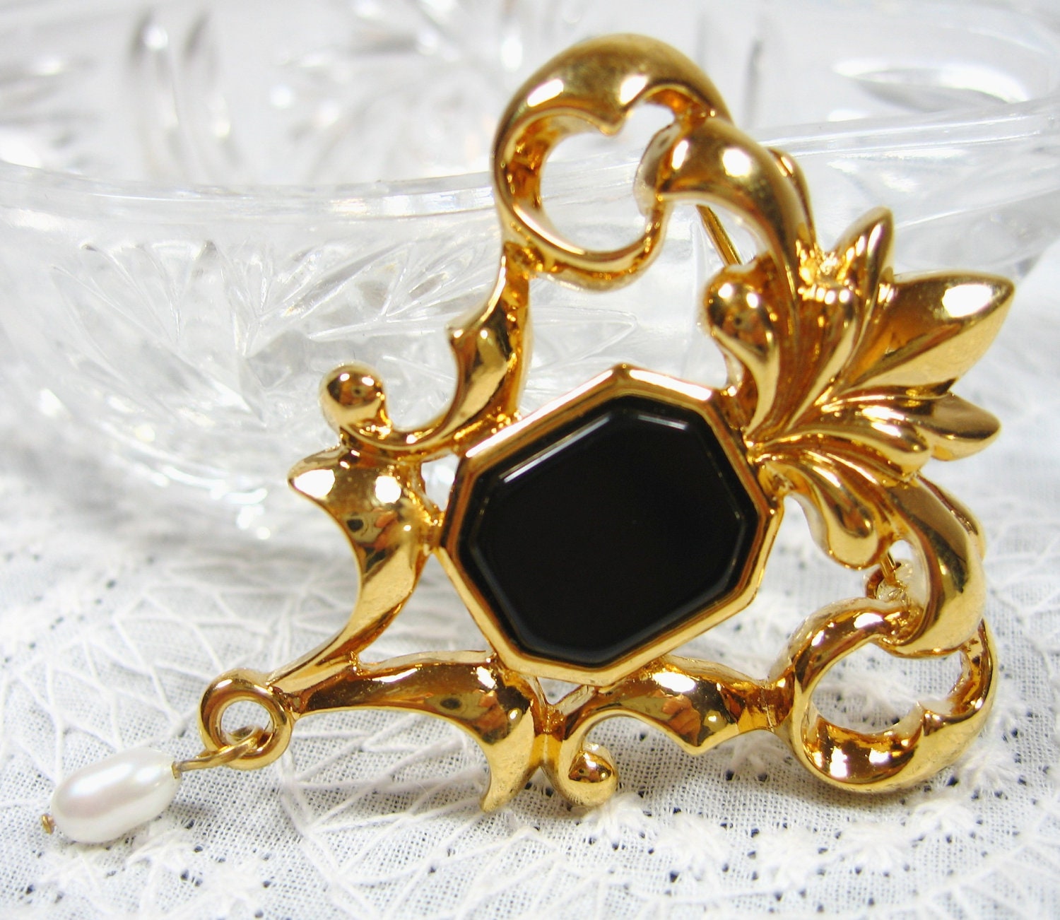 Vintage Dangle Brooch / Pin, Black Onyx, Freshwater Pearl, Ornate Gold Tone Leaf Floral, Designer AVON, 1980s Jewelry