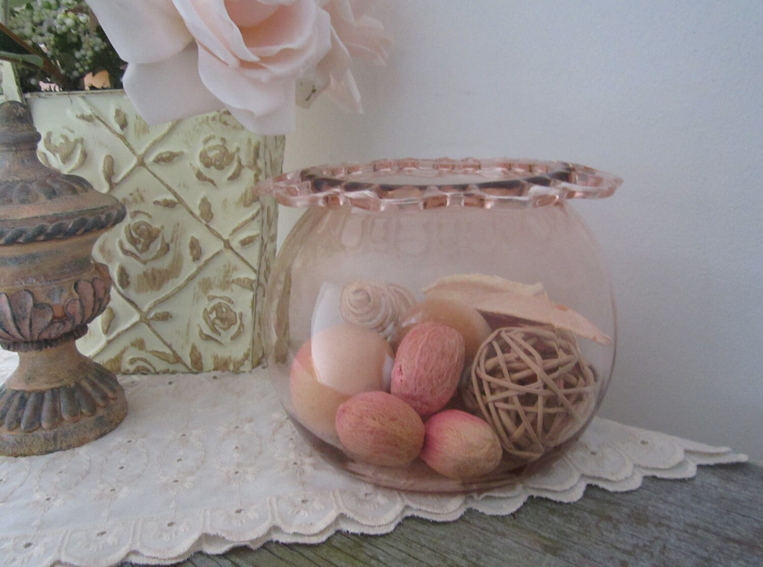 Vintage Pink Depression Glass Open Lace Edge Bowl - Shabby Chic