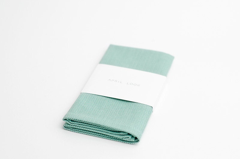 Mint green pocket square - APRILLOOKshop