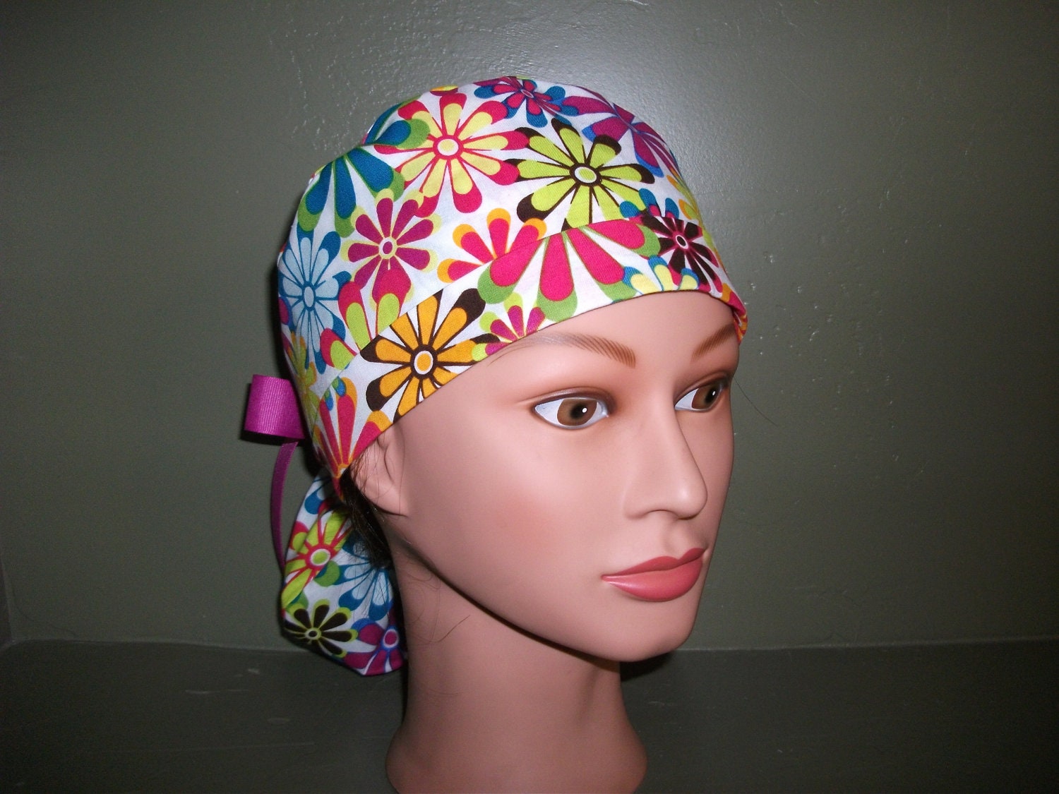 Ponytail scrub cap