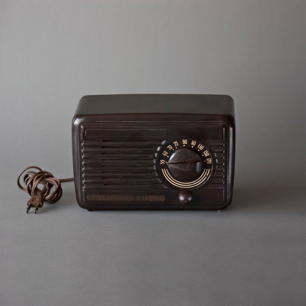 Vintage General Electric Brown Bakelite Radio Case